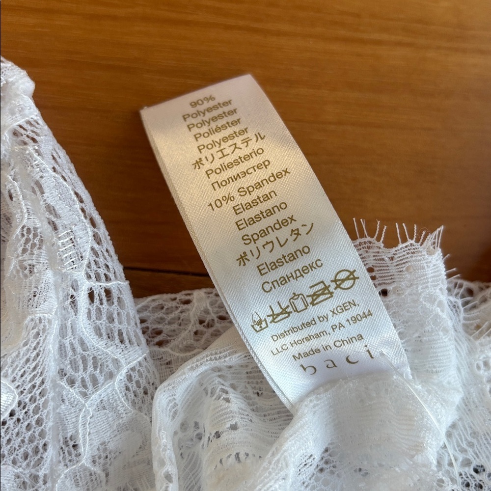NWT Lace robe - Picture 10 of 10